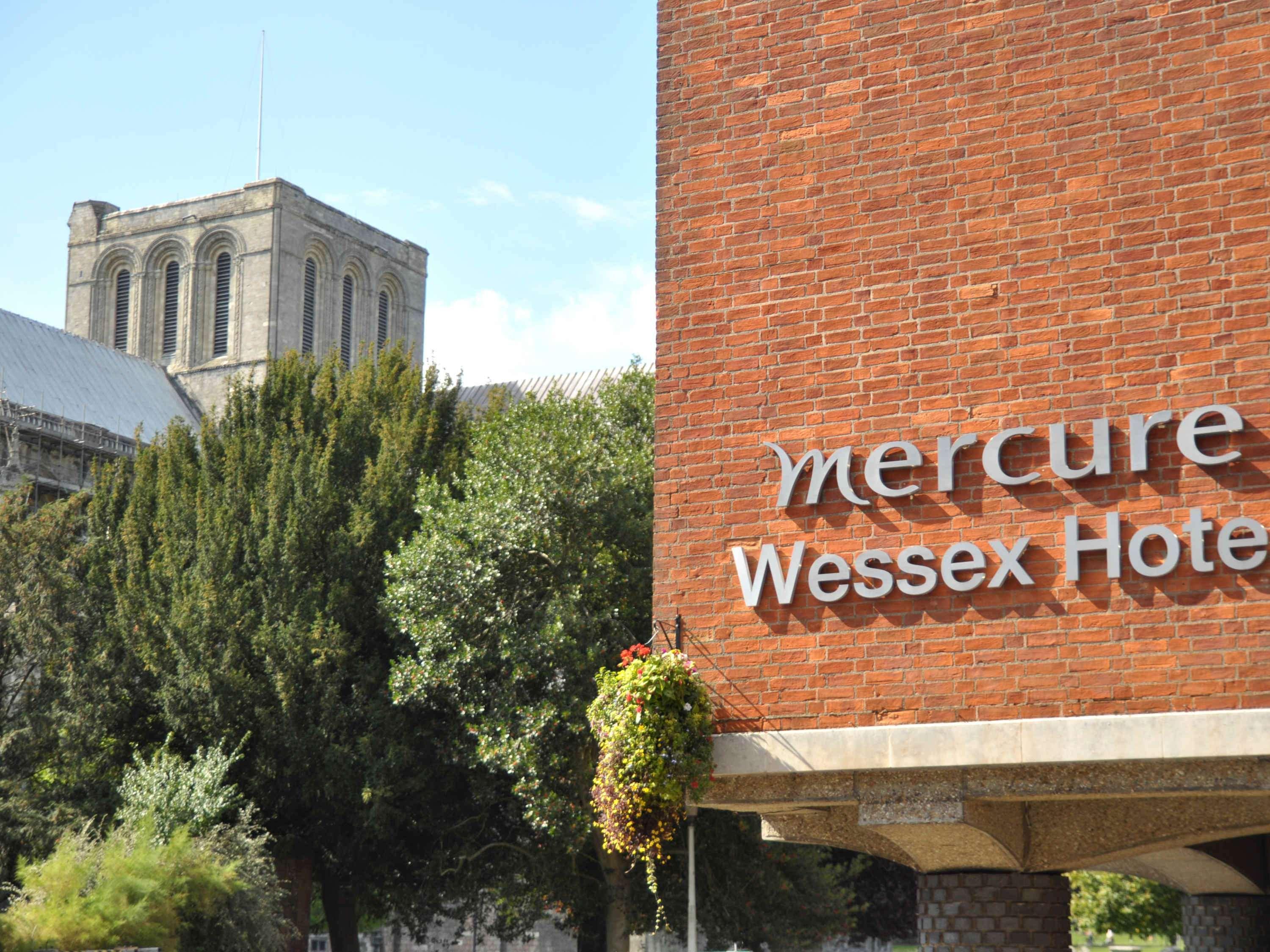Mercure Winchester Wessex Hotel Exterior photo